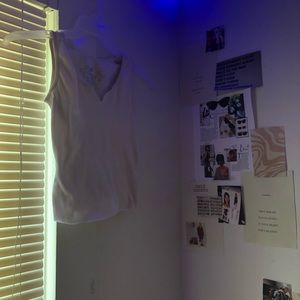 white seamless tank top